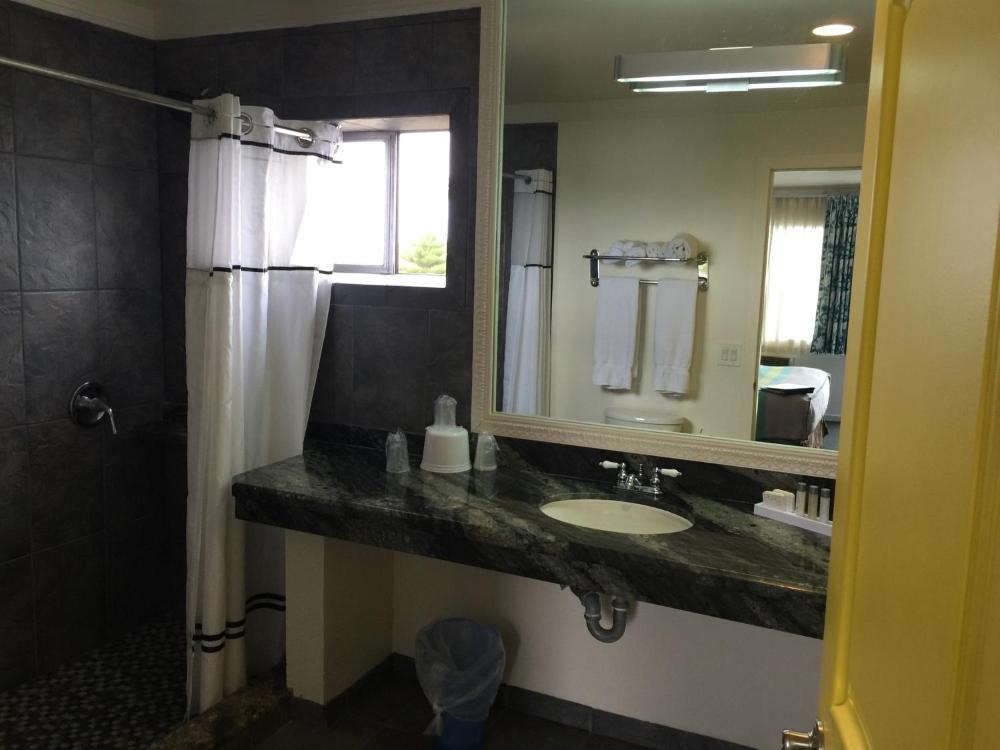 Beverly Laurel Hotel